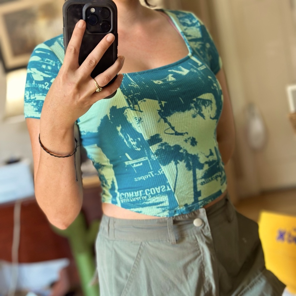 Cute medium blue/green crop top by stitch and pine